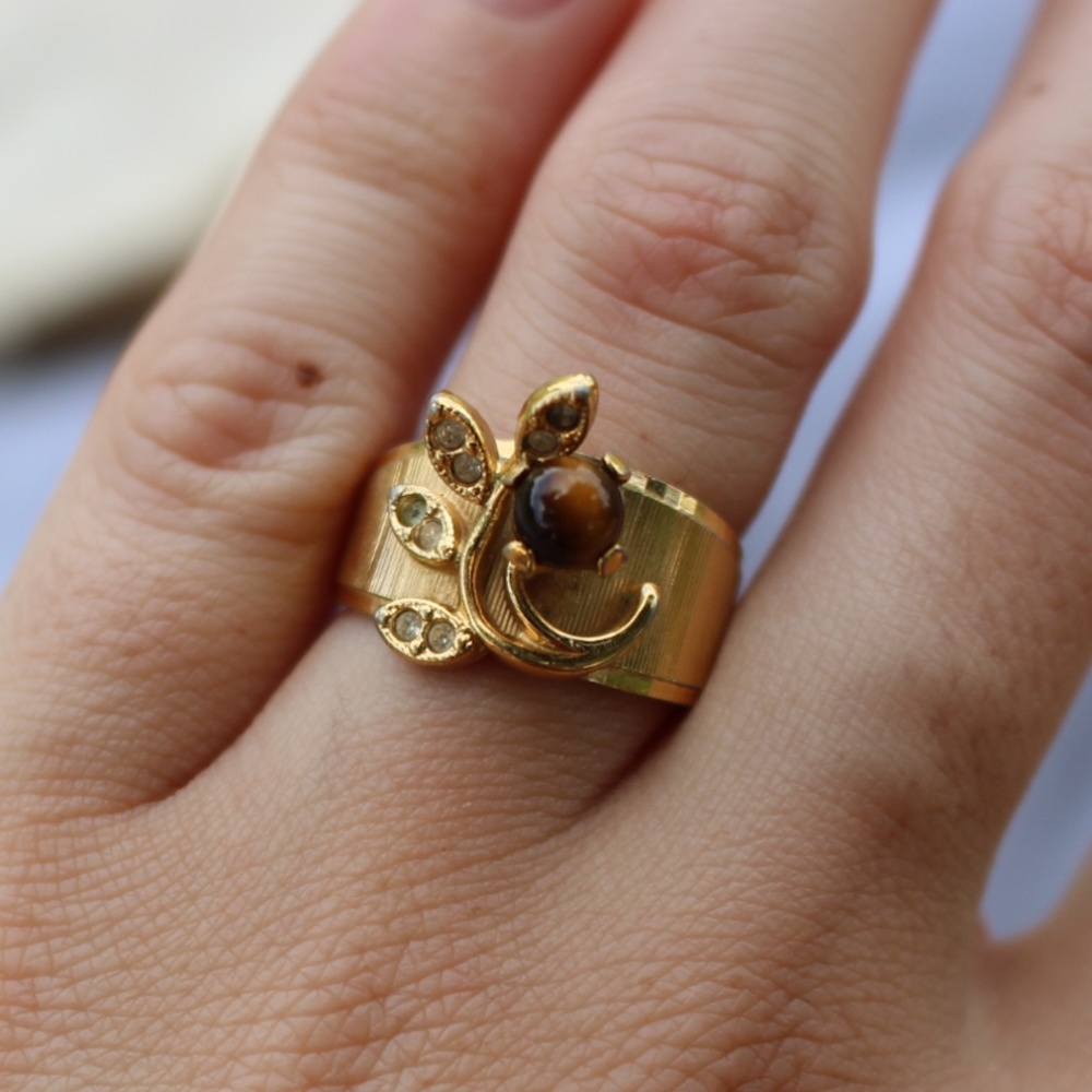 Vintage brass ring with tigers eye